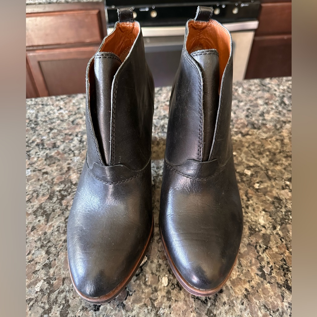 Size 11 Womens Lucky Brand Boots